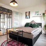 Studio Verde - Rooftop Balcony - Fair